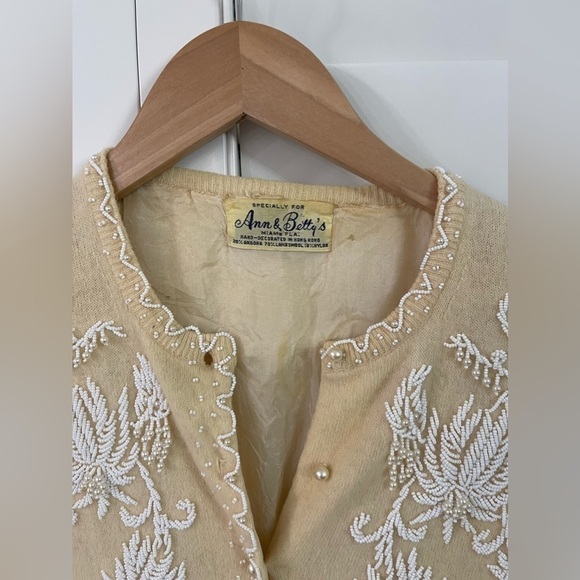 Vintage Ann & Betty’s of Miami Wool Cardigan - Picture 2 of 8